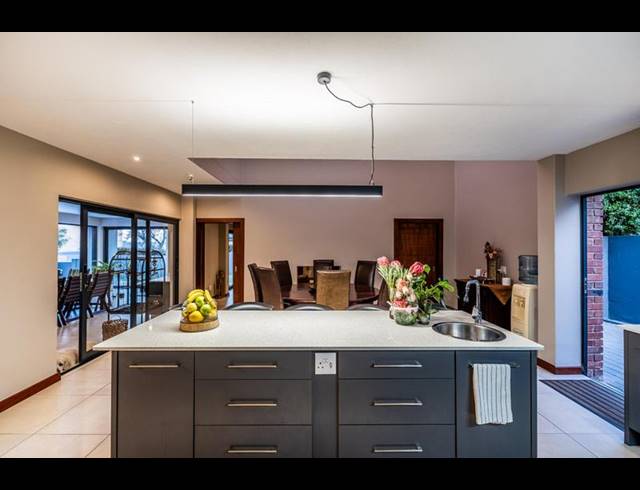 5 BEDROOM HOUSE FOR SALE IN MIDSTREAM RIDGE